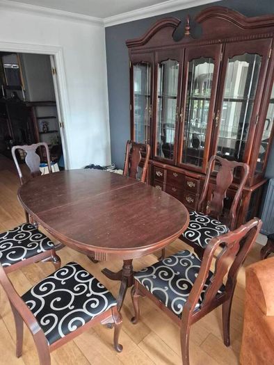 crystal cabinet, table with chairs