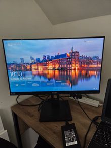 The Philips S Line 242S9JML/00 - Like New