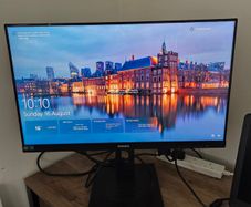 The Philips S Line 242S9JML/00 - Like New