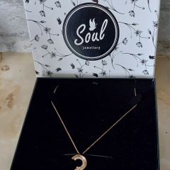 cosmetic jewellery