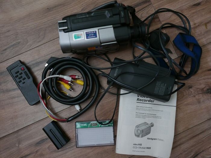 Sony Handycam CCD-TRV64E Hi8 Analogue Camcorder