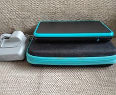 NEW Nintendo 2DS XL Black & Turquoise Nice