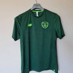 New balance Ireland training shirt Size xl ptp 23" in like new condition