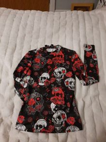 skulls and roses top