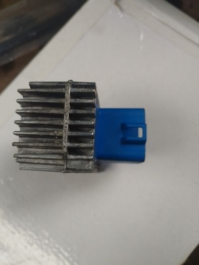Vauxhall Opel glow plug relay