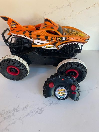 Hot wheel monster tiger shark RC