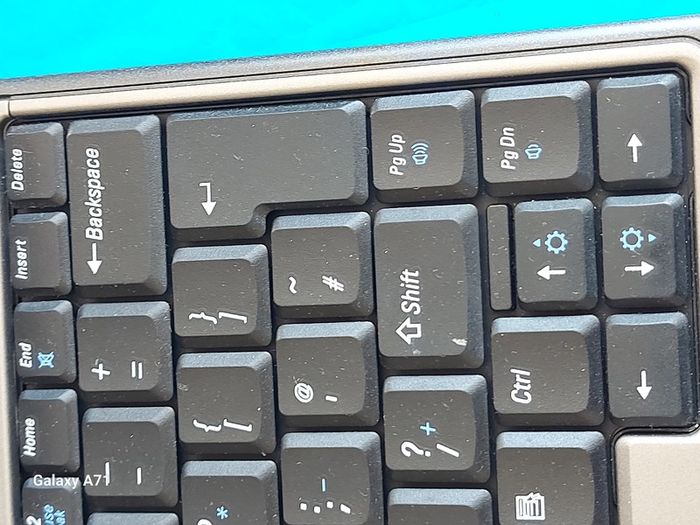 DELL LATITUDE D410, (Vintage), .5GB Ram, 40GB HDD, Original Windows XP, Excellent Battery and in super cosmetic condition,
