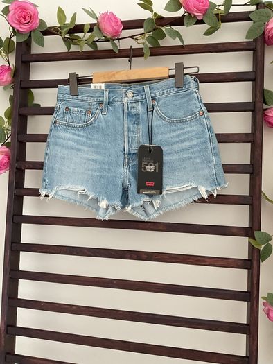 shorts Bnwt Levi shorts w28.  501 style