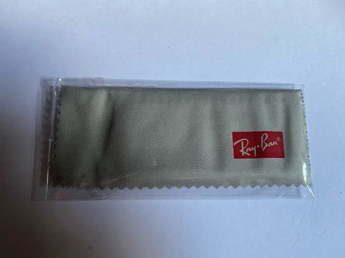 ray ban sunglasses cloth brand new