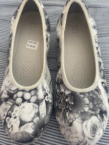 Ladies shoes