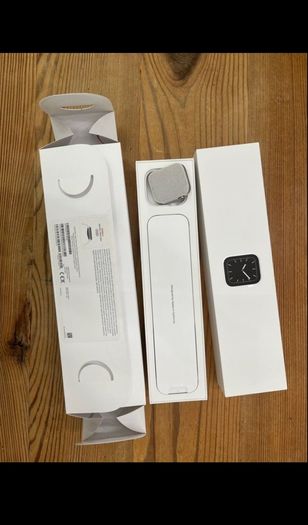 Apple Watch Series 5 stainless steel 100% Battery health.