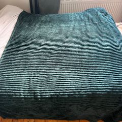 Forest green bed thrown/ blanket