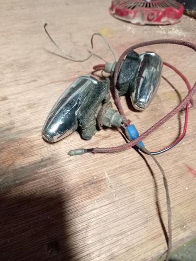 vintage car  sidelights