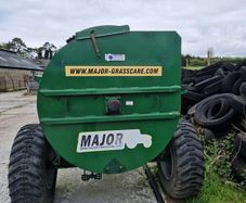 Dung spreader