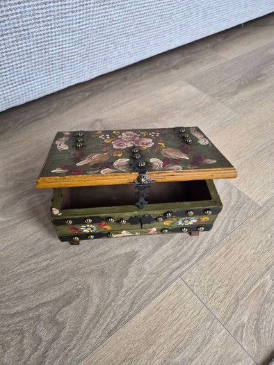 Hand paint Storage/Jewelry Box