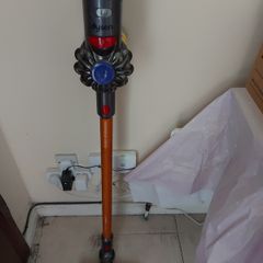 Dyson V8 Absolute Cyclone Vacuum Cleaner, in reasonable good condition, working fine, no charger