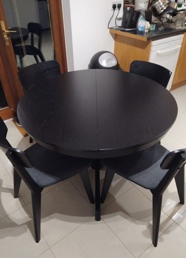 Kitchen table and 4 chairs