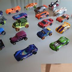 22 Hot Wheels Toy Cars Lot 1:64 Scale
