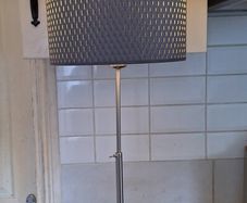 Height adjustable table lamp