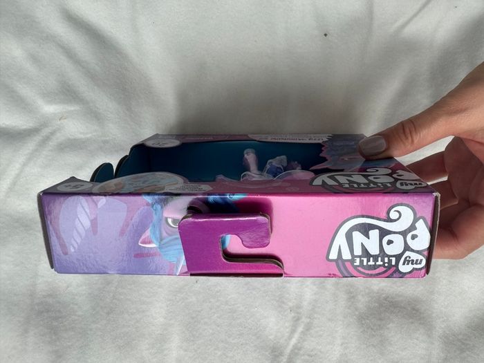 My Little Pony Crystal Adventure Izzy Moonbow new Please look at the pictures