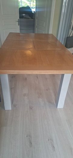 table and 6 chairs