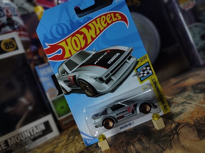 Mazda RX-7 ! HW Speed Graphics ! Hot Wheels ! 2019 ! by Mattel !