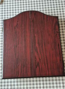 Dart board cabinet and dart set