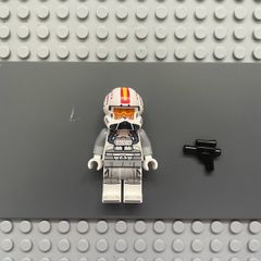 lego Star Wars sw1402 Clone Trooper Pilot (Phase 2) minifigure - Light Bluish Gray Arms, Nougat Head