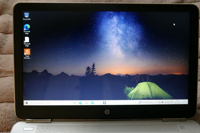 Hp Pavilion laptop i5-6200 - 8GB RAM GB 256 NVME SSD. Windows 10