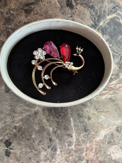 brooch