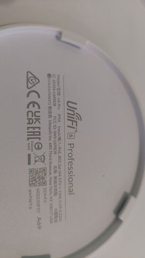 2x Ubiquiti Unifi U6 Pro