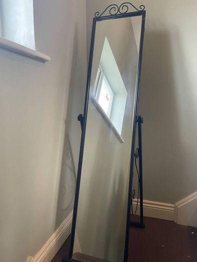 Lomg standing mirror