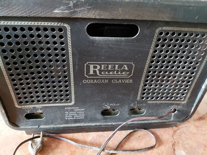 Vintage Radio Reela 1957 works
