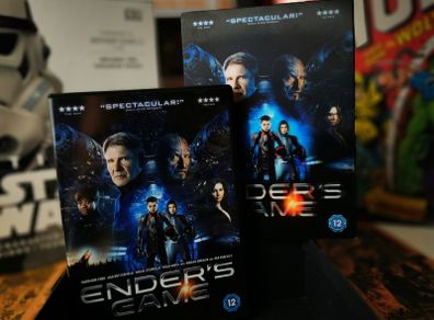 Ender's Game ! DVD ! With Lenticular Slipcase ! 2014 ! Sci-Fi Movie !