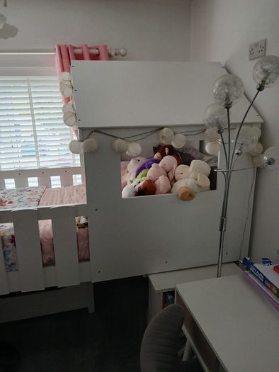 Child's treehouse bed