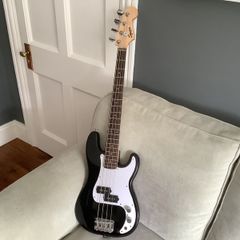 Squier (by Fender) Mini Precision Bass Guitar (Black)