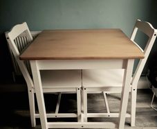 kitchen table and chairs