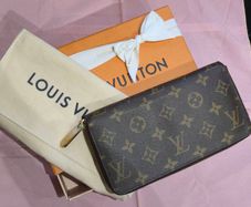 Genuine Louis Vuitton Zippy Wallet