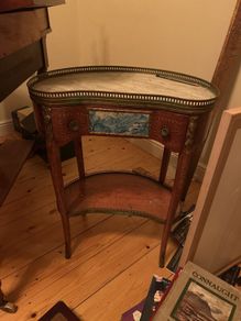 French Louis XV style kidney-shaped occasional side table