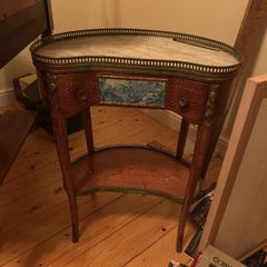 French Louis XV style kidney-shaped occasional side table