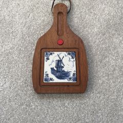 DELFT Blue Holland cheese board with Classic hand painted Tile Insert Windmill