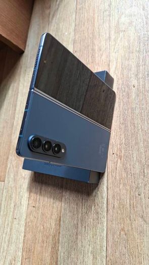 Samsung Galaxy Z Fold 4