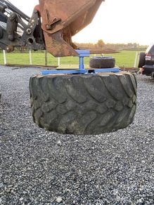 Silage pusher