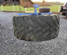 Silage pusher