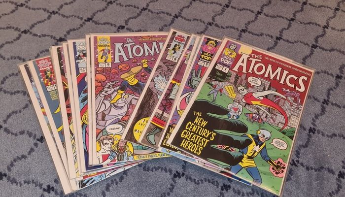 13 issues of The Atomics from 2000 issues 1-13
