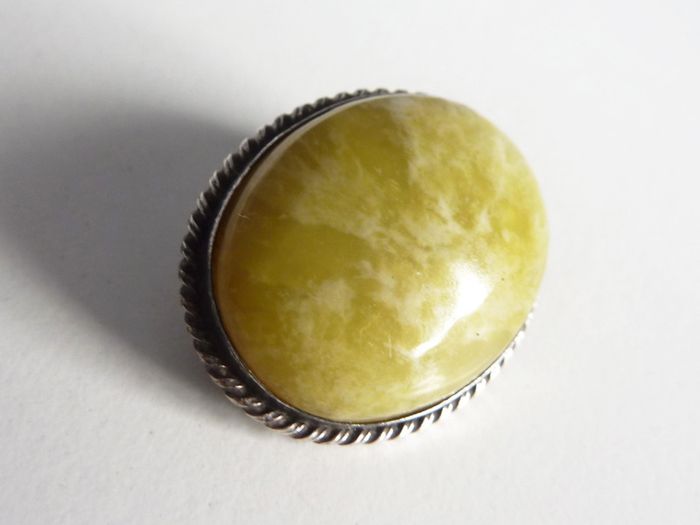 Sterling silver vintage / antique Iona marble Scottish brooch