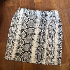 Snake pattern skirt size 10