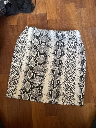 Snake pattern skirt size 10