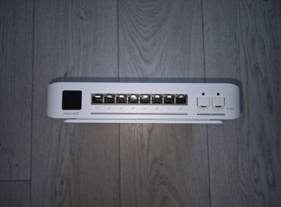 Unifi Enperprise 8 PoE Switch