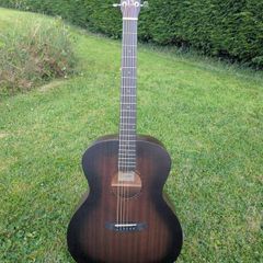 Tanglewood TWCRO Acoustic Guitar